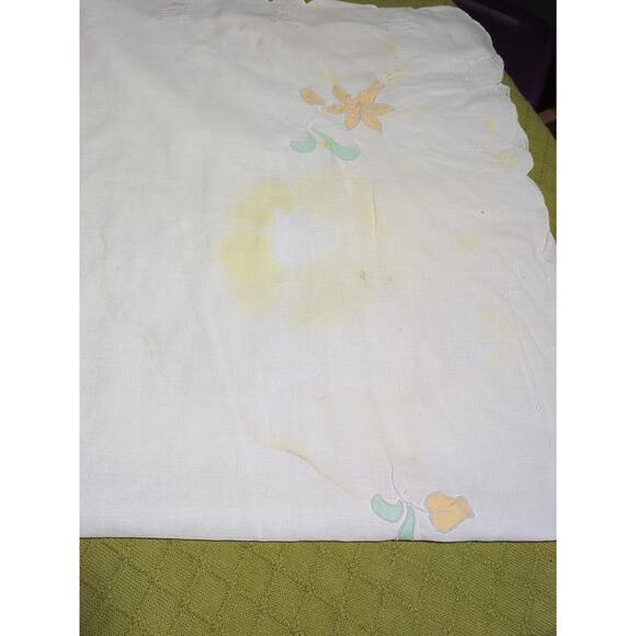 Vintage White Irish Linen Appliqued Yellow Floral Table Cover Four Napkins READ - Picture 7 of 9